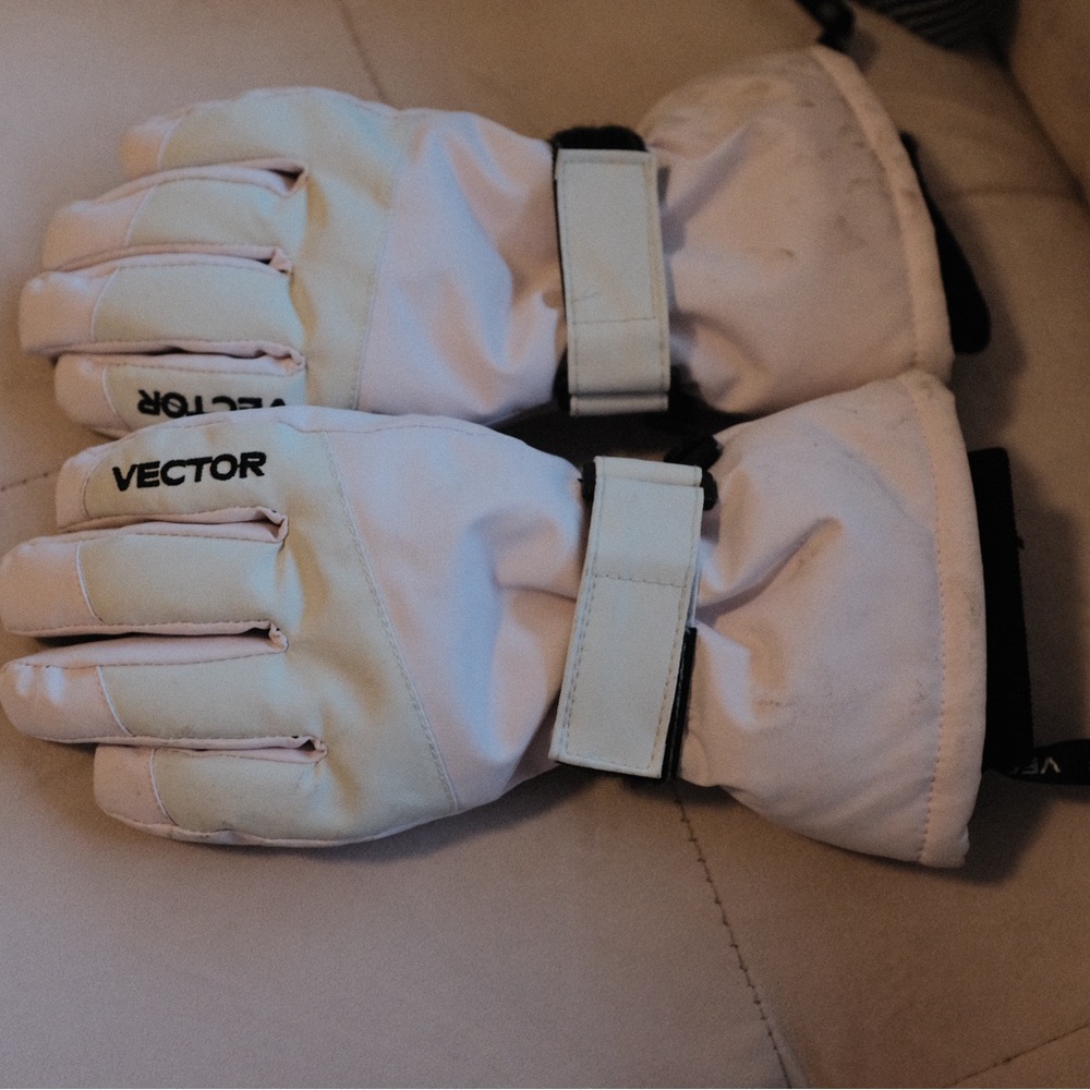 SNOWBOARDING/SKI White and Pink Winter Gloves